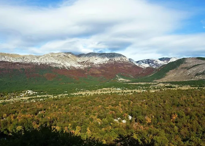 By Adriatic Near Paklenica Park 아파트 *